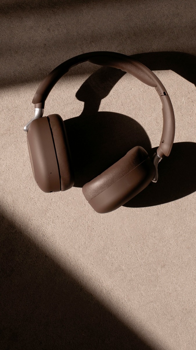 時尚魅力
  混合式主動降噪
 耳罩式耳機