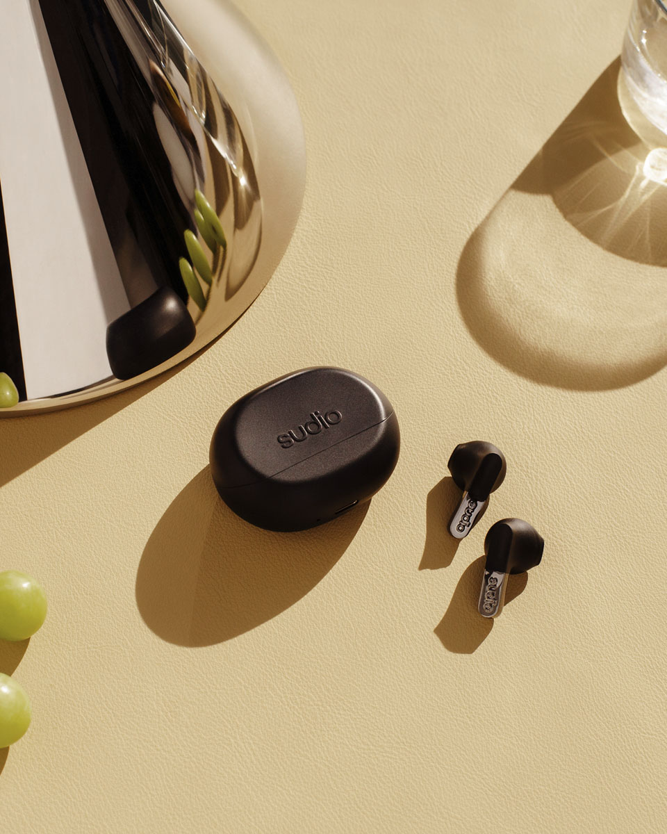 Sudio N3 Black on a table